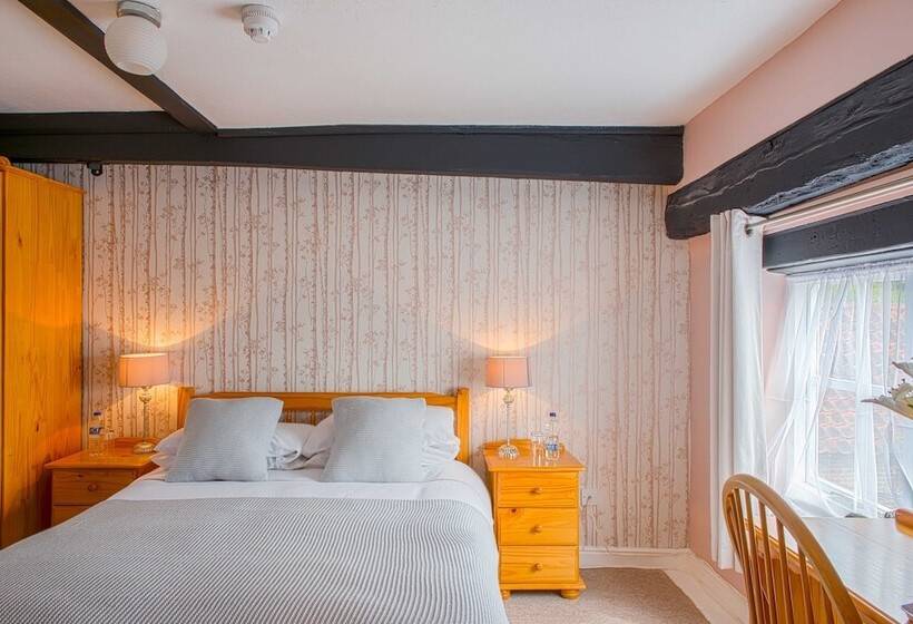 فندق The Litcham Bull Inn