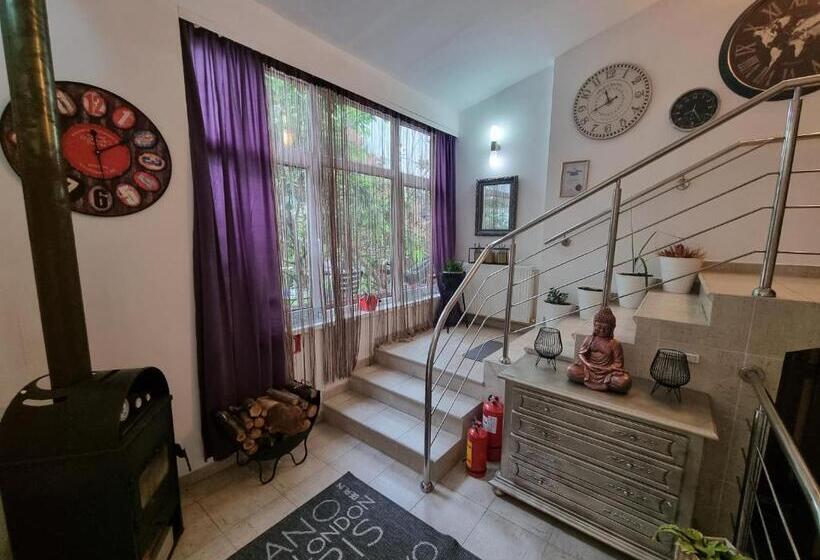 پانسیون Atia Residence