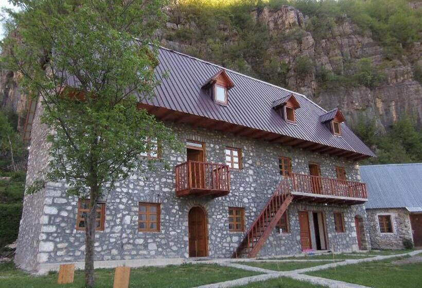 پانسیون Bujtina Berishta Theth