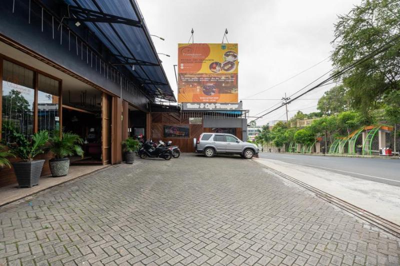 Пансион Reddoorz Plus Near Balai Kota Batu 2