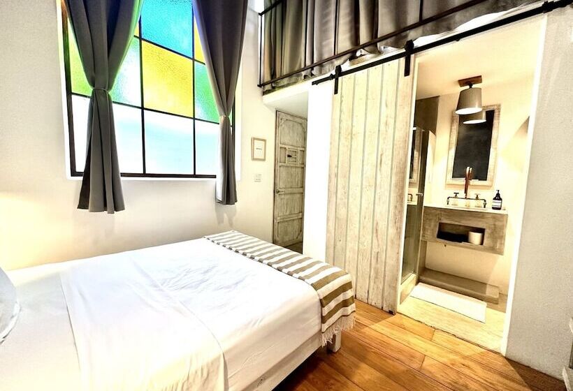 تختخواب و صبحانه Baja House