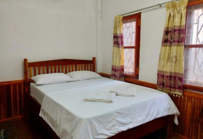 تختخواب و صبحانه Sunset Bungalows & Gh