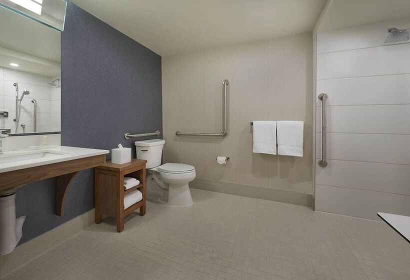 فندق Courtyard By Marriott Oshawa