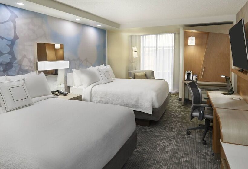 فندق Courtyard By Marriott Oshawa