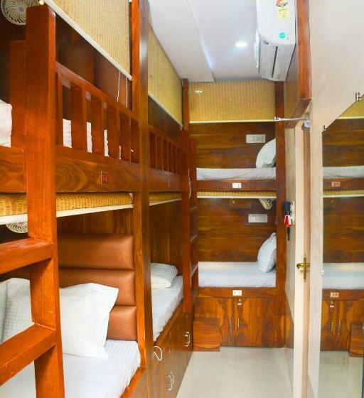 Отель Nest N Rest Mumbai