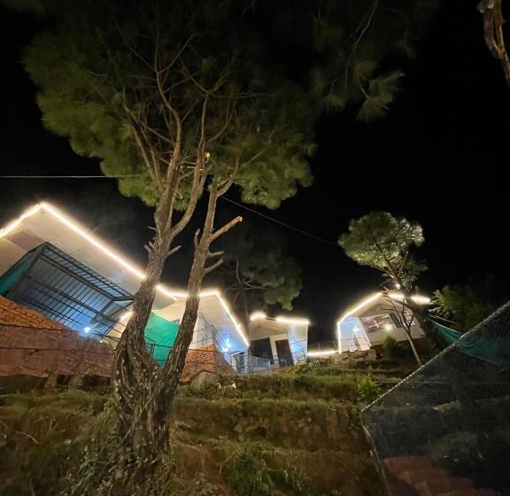 فندق Popping Pines Resort