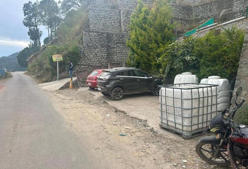 فندق Popping Pines Resort