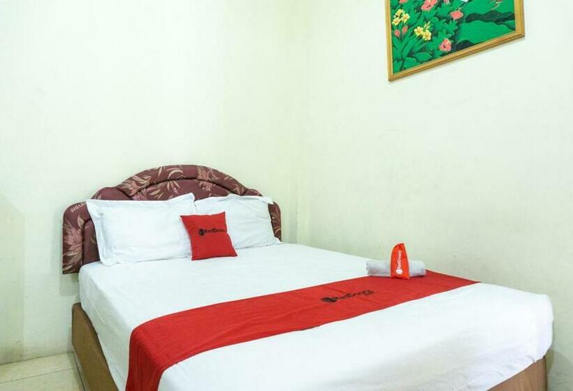 پانسیون Reddoorz @ Gatot Subroto Ende