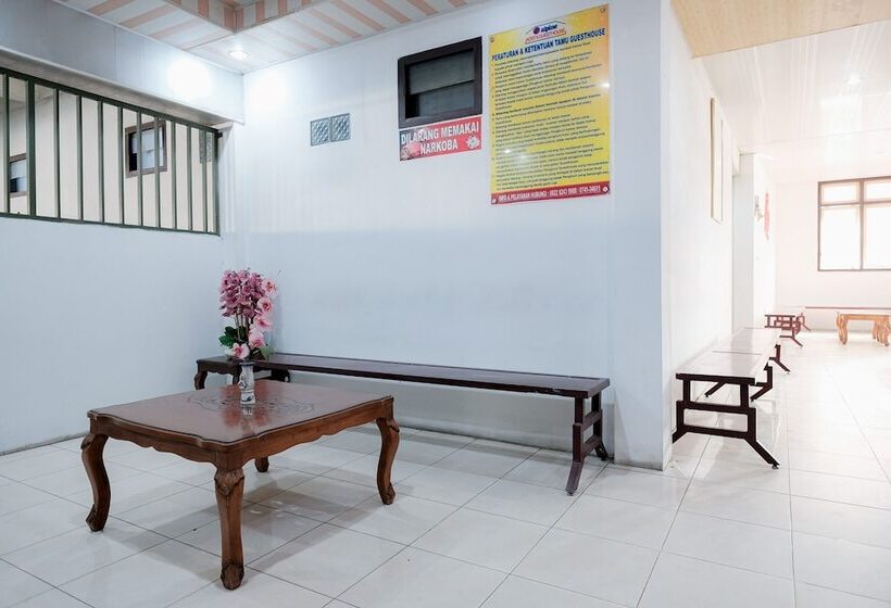 پانسیون Reddoorz Near Tugu Pers Jambi