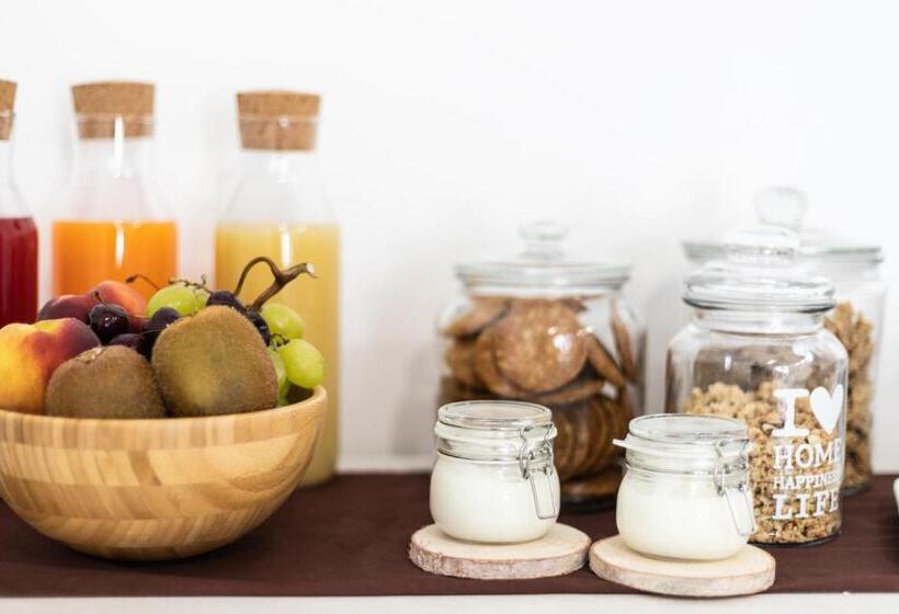 تختخواب و صبحانه Li Cetti