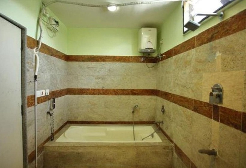 فندق Shiva Residency