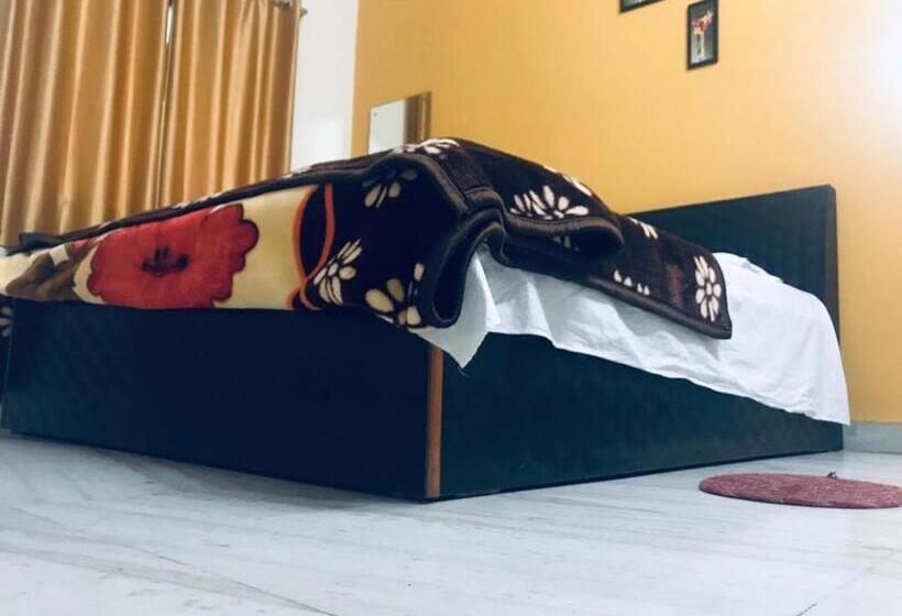 פנסיון Mango Guest House