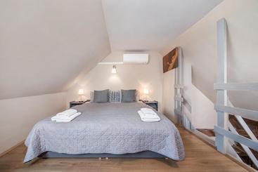 Postel Hostel