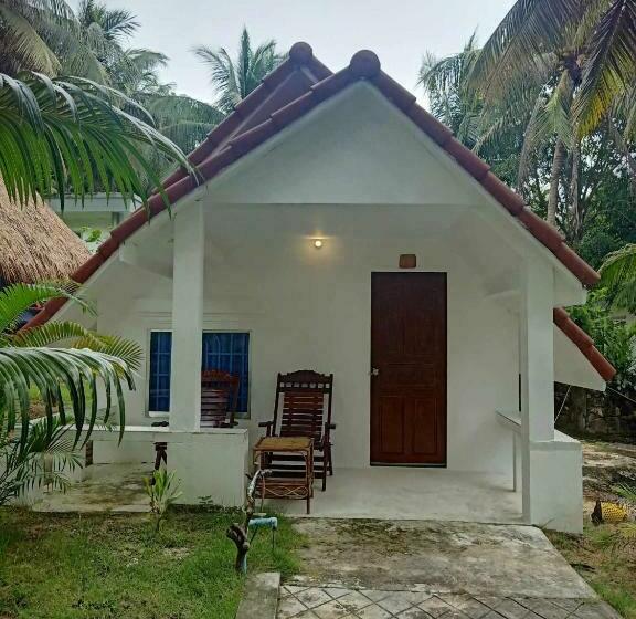 Общежитие Bunnan Bungalows And Restaurant