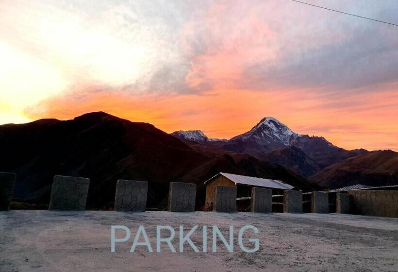 هاستل Nikolo Inn