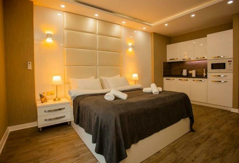 Aparthotel Holiday Lux Batumi