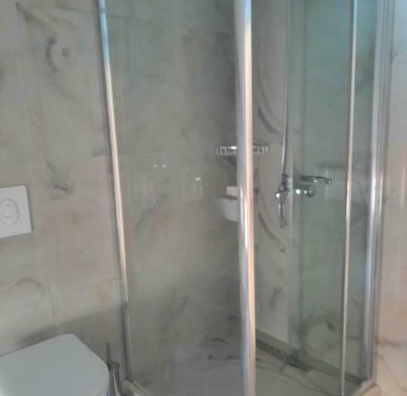 تختخواب و صبحانه Guesthouse Pelivani