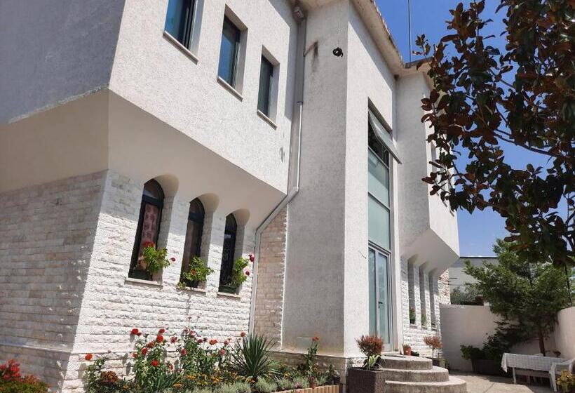 تختخواب و صبحانه Guesthouse Pelivani