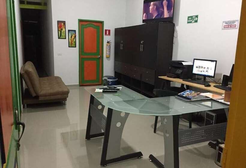 פנסיון Casa Hostal Las Palmeras