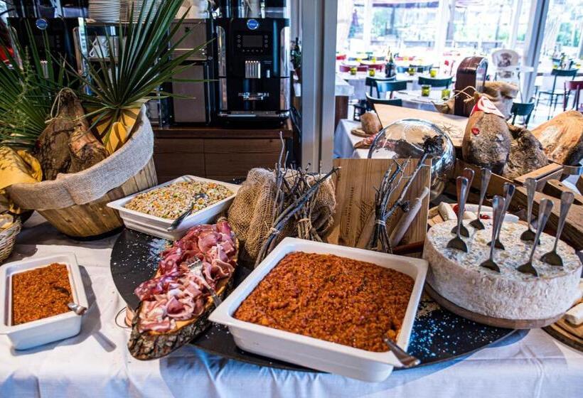 هتل Golfo Del Sole