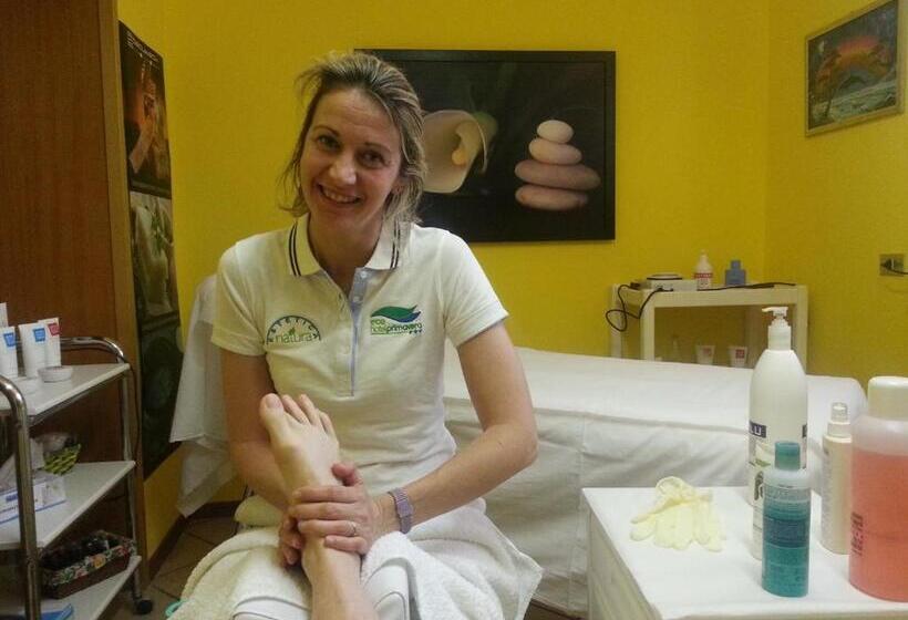 هتل Primavera Apartmentsuites