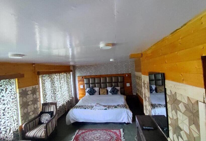 فندق White House