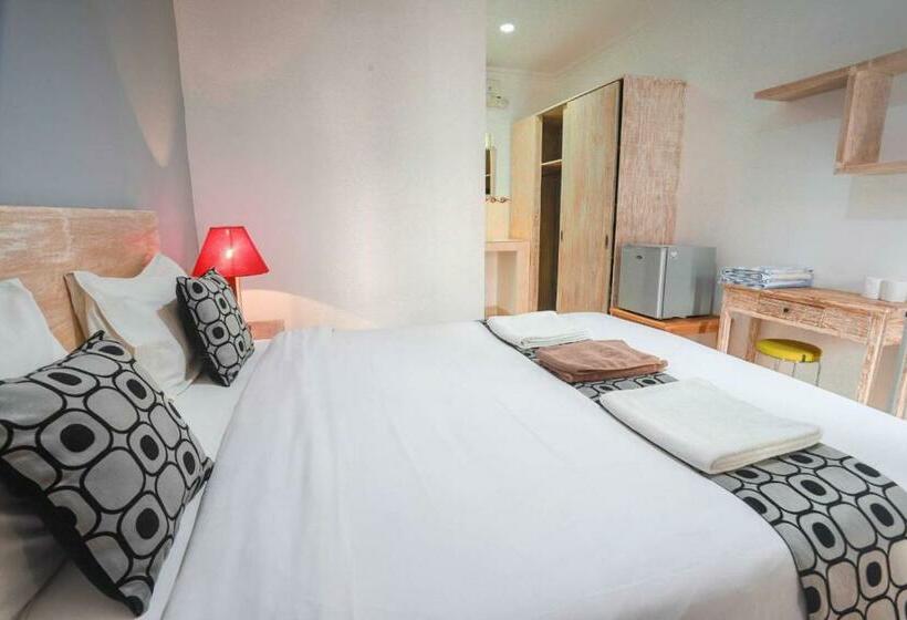 پانسیون Adi Guest House