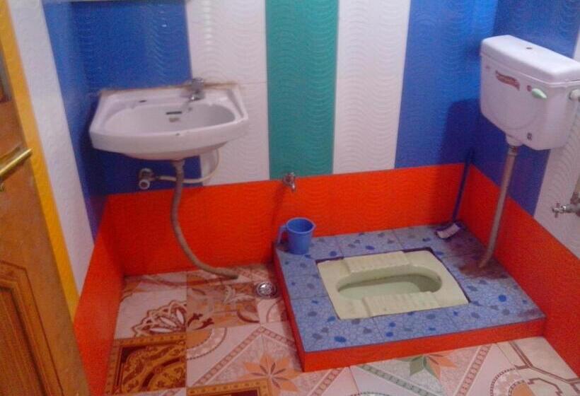 ペンション Alamdar Guest House