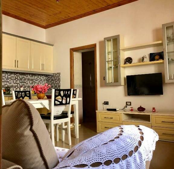펜션 Dhimitri's Guest House