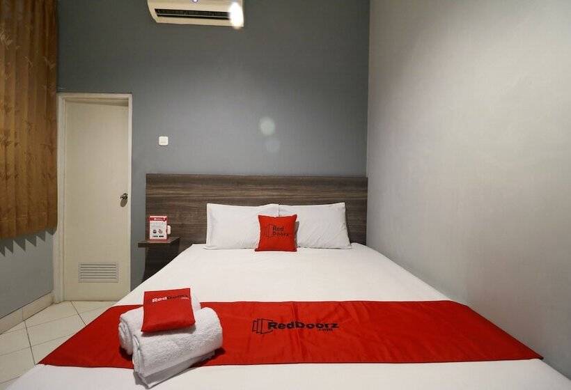 Пансион Reddoorz Plus Near Rs Harapan Kita