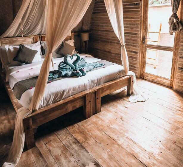 استراحتگاه Flowers & Fire Yoga Garden