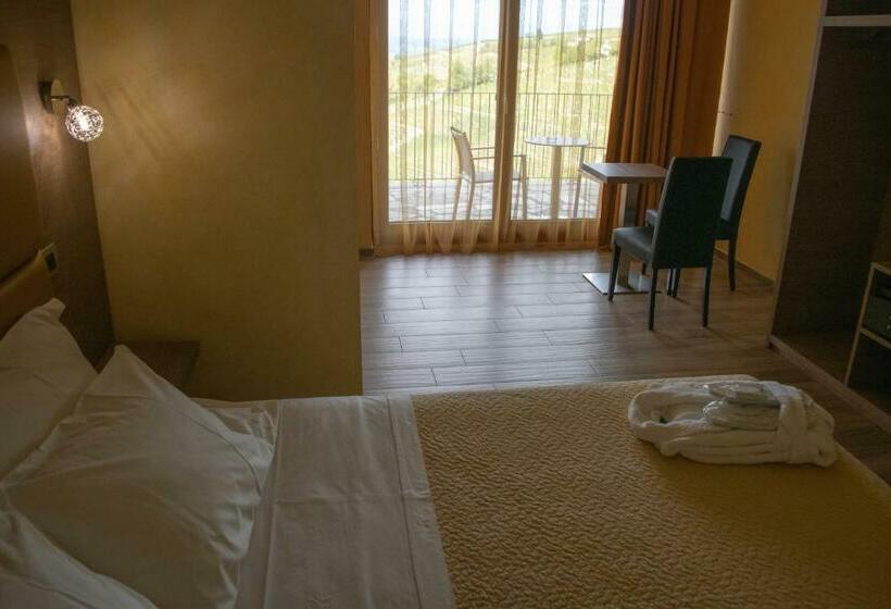 مبيت وإفطار Casa Castella   Adults Only   Langhe