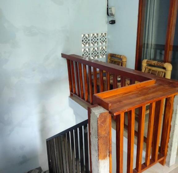 پانسیون Lilypad Guest House