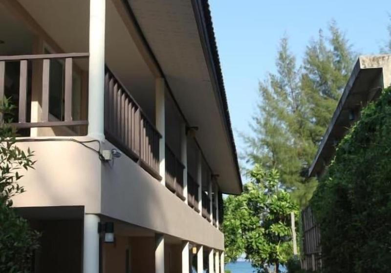 پانسیون Naiyang Seaview Place Resort