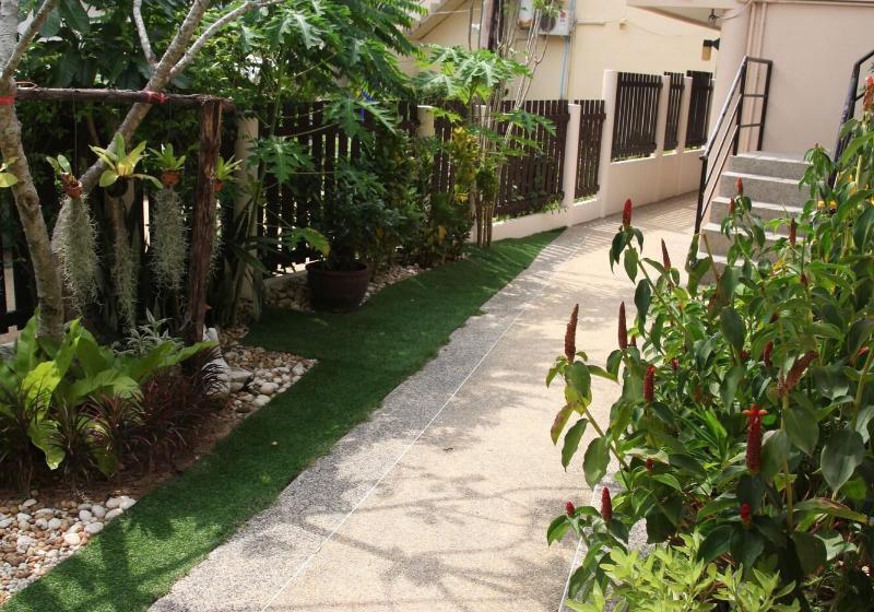 پانسیون Naiyang Seaview Place Resort