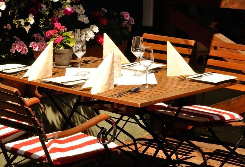 ユースホステル Weingasthof Zum Weißen Roß