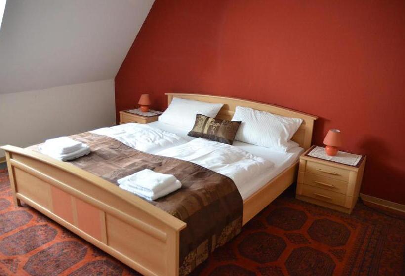 ユースホステル Weingasthof Zum Weißen Roß