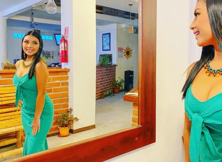 هاستل Whale House