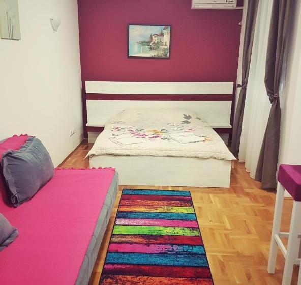 پانسیون Apartmani Banja Spa