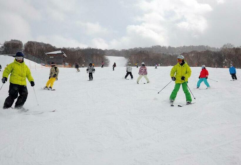 Пансион Okunikko Park Lodge Miyama