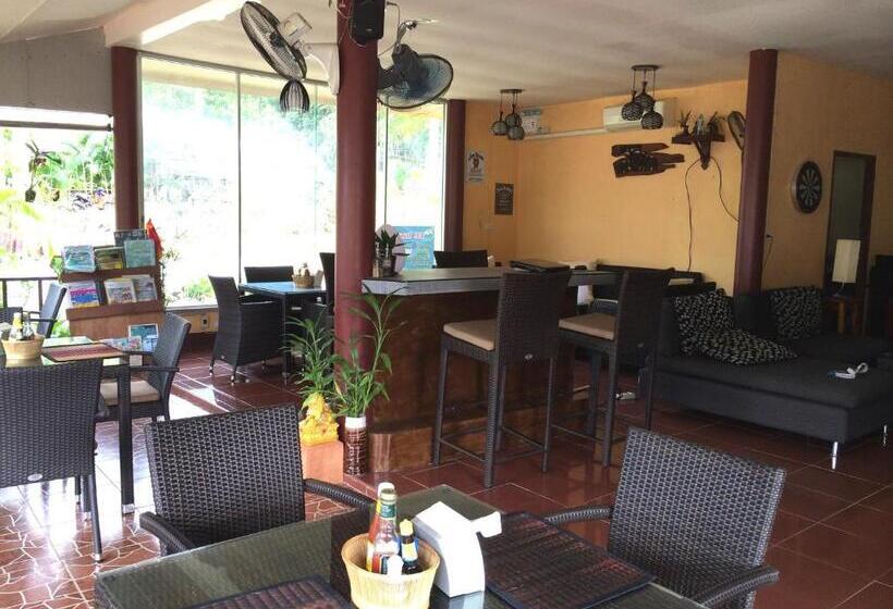 هاستل Baansanook Resort & Swimming Pool