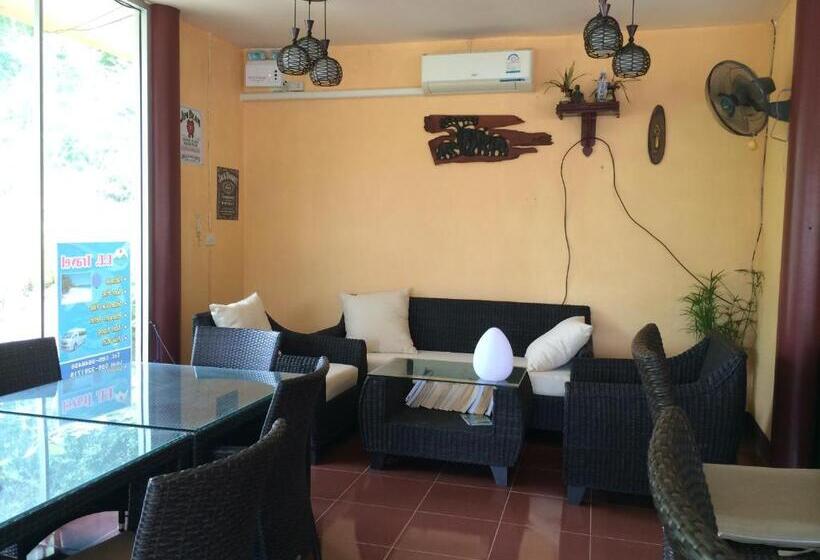 هاستل Baansanook Resort & Swimming Pool