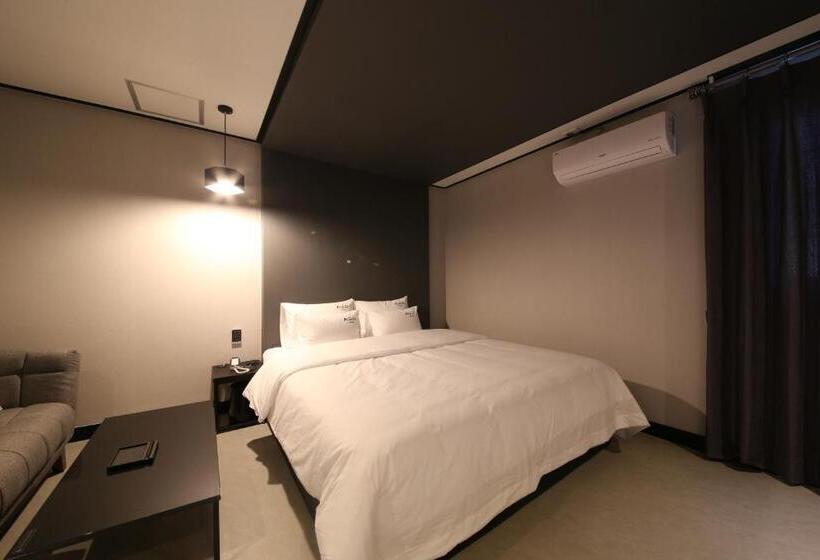 ホテル Gupo Station Almond