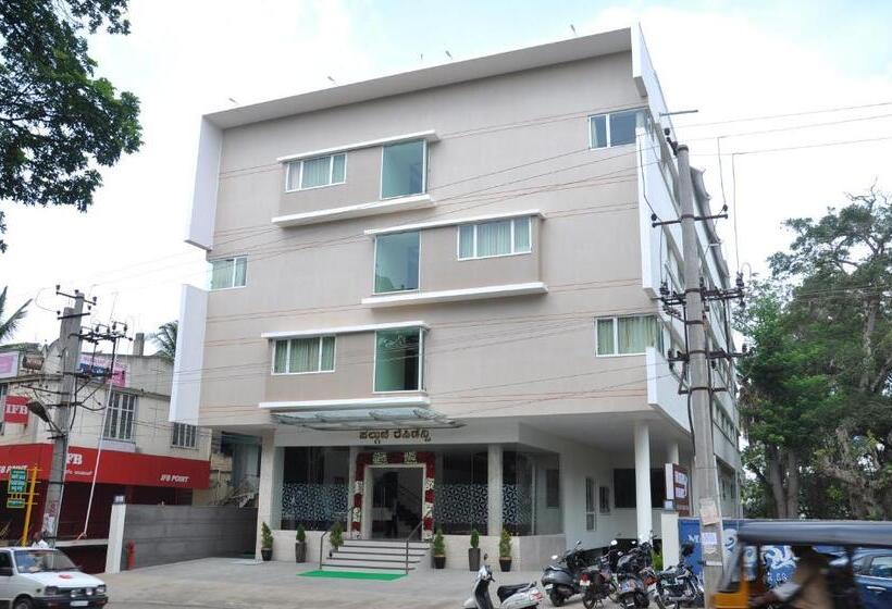 בית מלון כפרי Palguni Residency