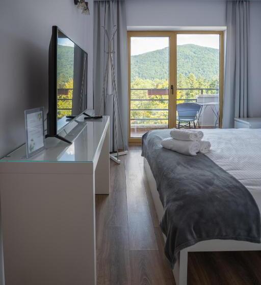 پانسیون Opus View