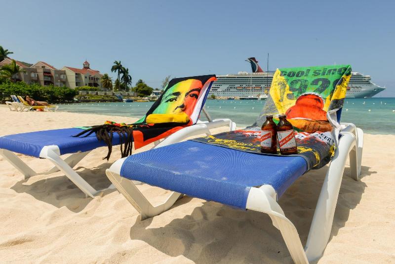 Sandcastles Deluxe Beach Resort