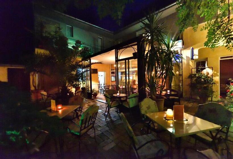 Bed And Breakfast Caffe Caffe