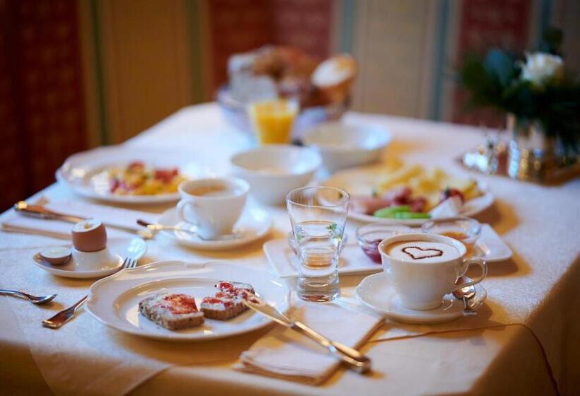 تختخواب و صبحانه Garni Schneider