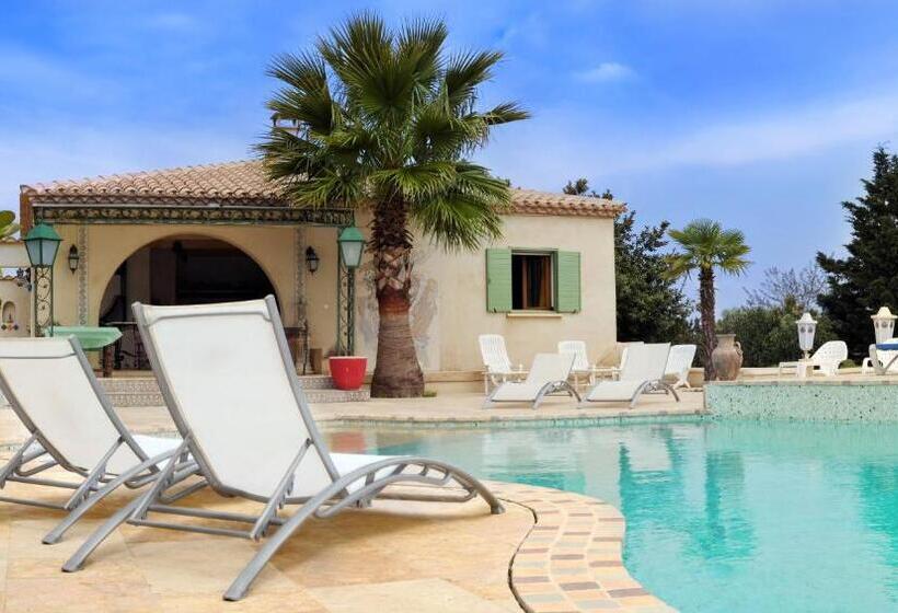 تختخواب و صبحانه Mas De La Montille