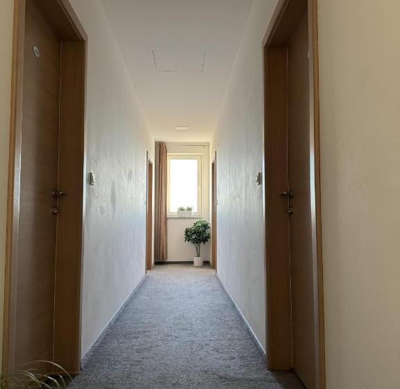 مبيت وإفطار Pansion Komfor Fitea